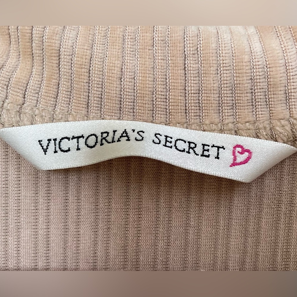 Victoria’s Secret Ribbed Velvet Button Up Sleep Shirt Size S - Picture 3 of 8
